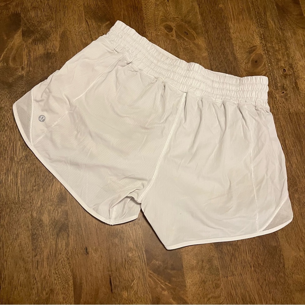 Lululemon Hotty Hot Short *High-Rise Long 4"
White Size 6 - Picture 16 of 16